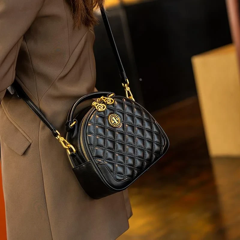 香港品牌包包女2025年新款菱格小香风小圆包真皮单肩斜挎包苹果包