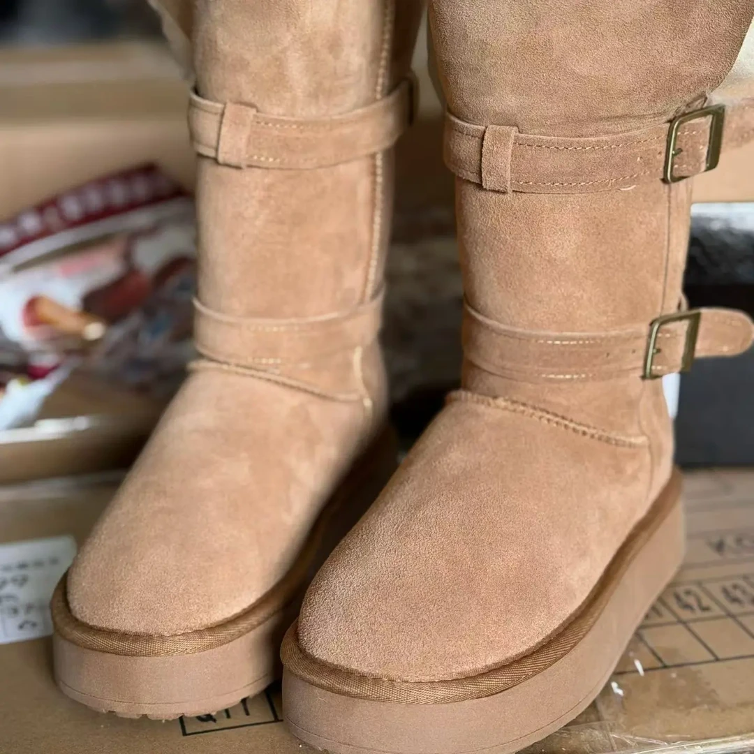 到了新款女士厚底加绒长筒雪地靴，保暖又百搭。