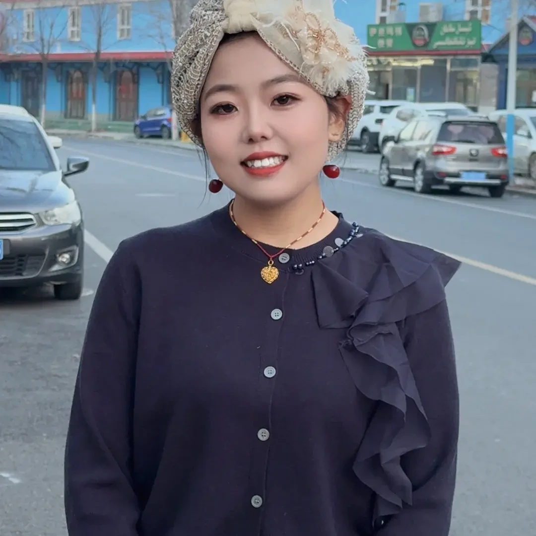 小香风侧边珍珠羽毛发带帽