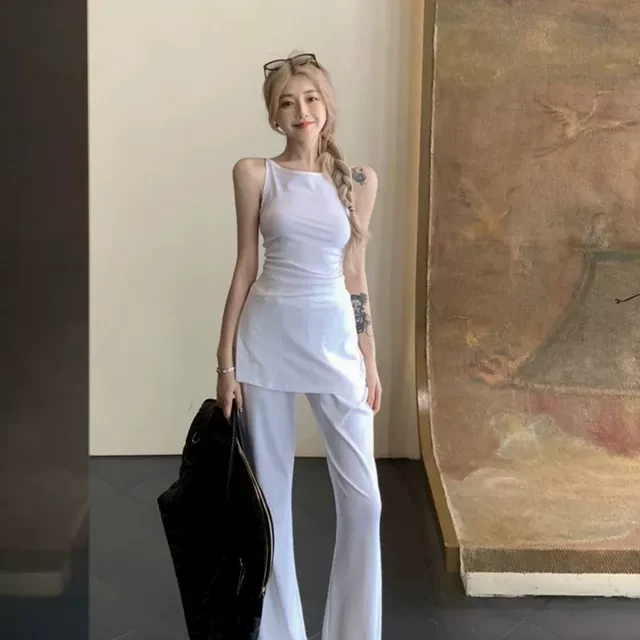 茶系穿搭套装气质白色针织吊带背心上衣女夏季休闲喇叭裤子两件套