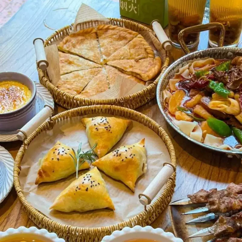 点心茶点摆放盘水果盘餐厅小吃食盘蛋糕防藤编托盘面包水果篮零食