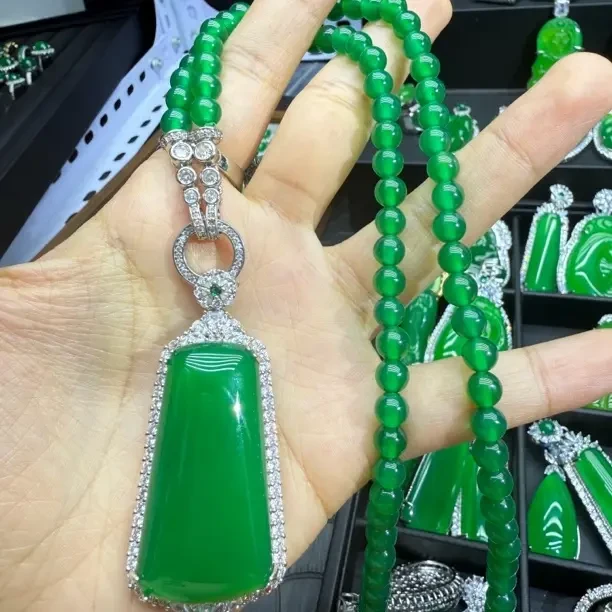 天然绿玉髓毛衣链项链百搭吊坠