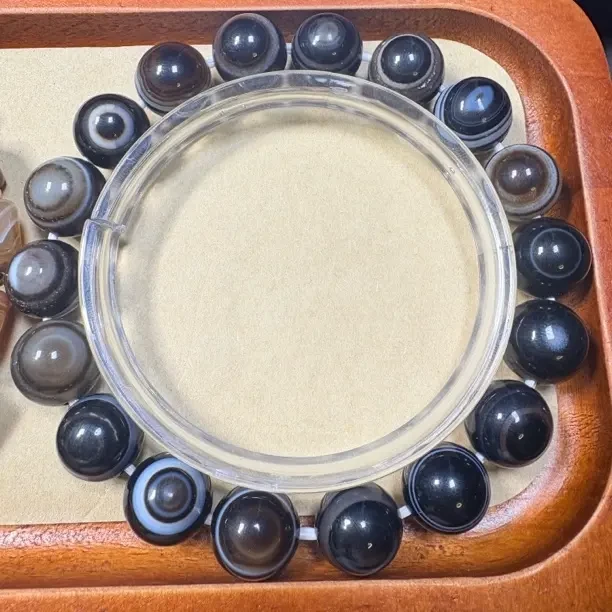 天然天眼缠丝玛瑙手串 每颗都带眼