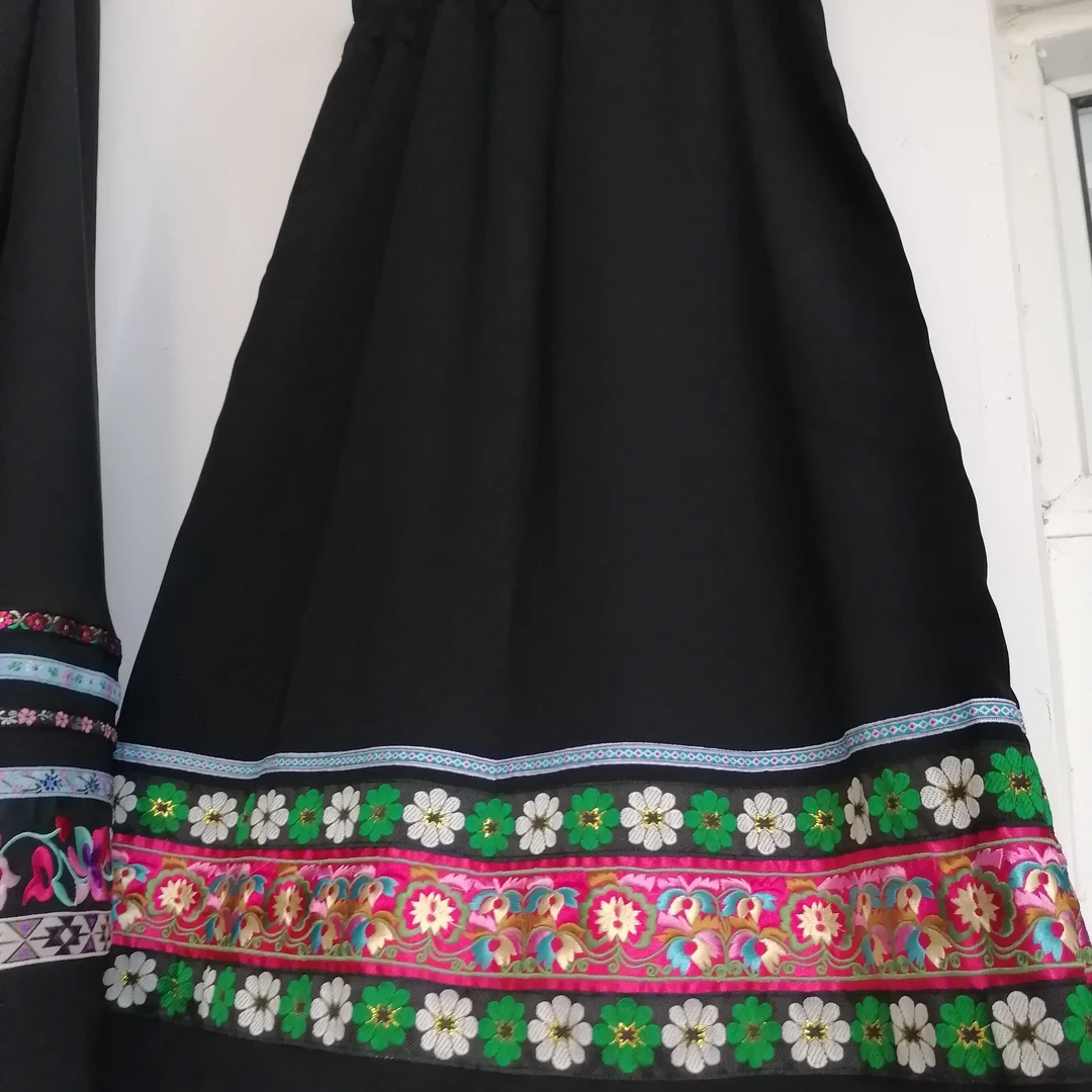 80/130斤可穿A字裙布依族苗族土家族重工刺绣民族风长裙