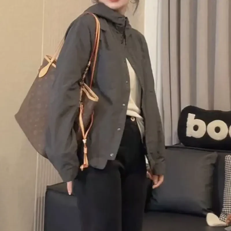 韩版时尚显瘦短款长袖上衣女士2025秋季新款潮流百搭连帽风衣外套