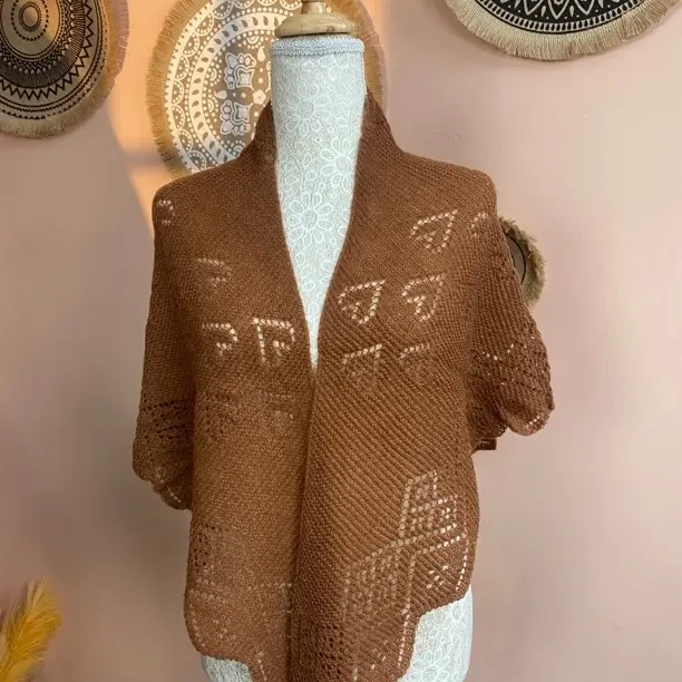 冬季羊毛针织披肩女护颈气质百搭空调房外搭装饰围巾