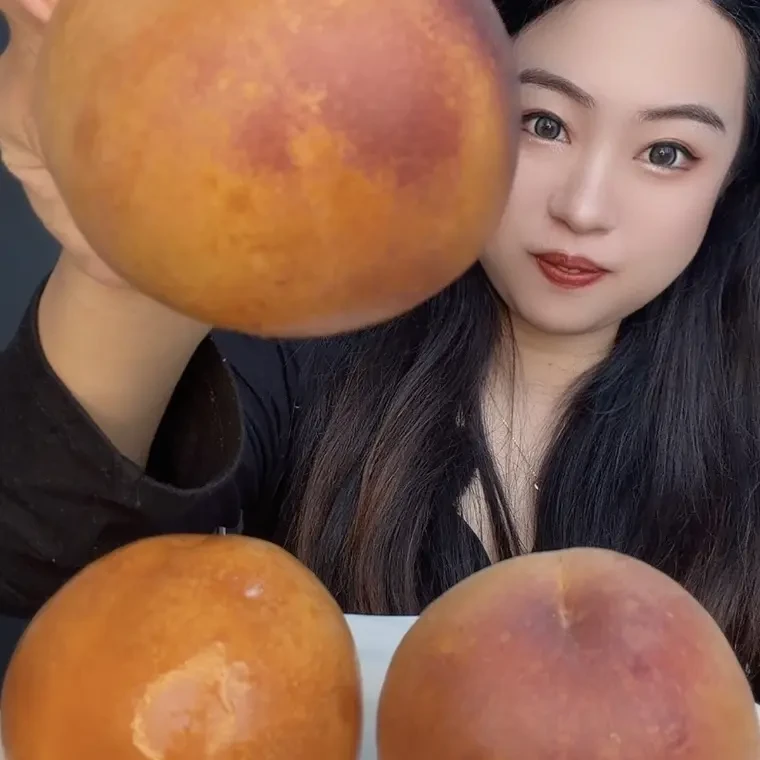 冰冻大毛桃汁水多多