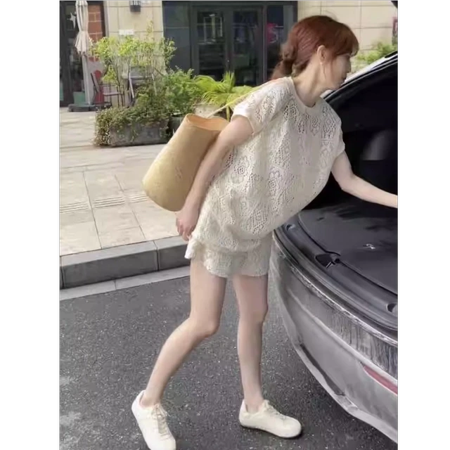 夏季穿搭一整套蕾丝镂空圆领短袖T恤女2025年新款高腰短裤套装女