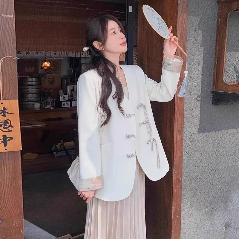 白色西装外套女春季2025新款设计感国风改良盘扣新中式休闲小西服