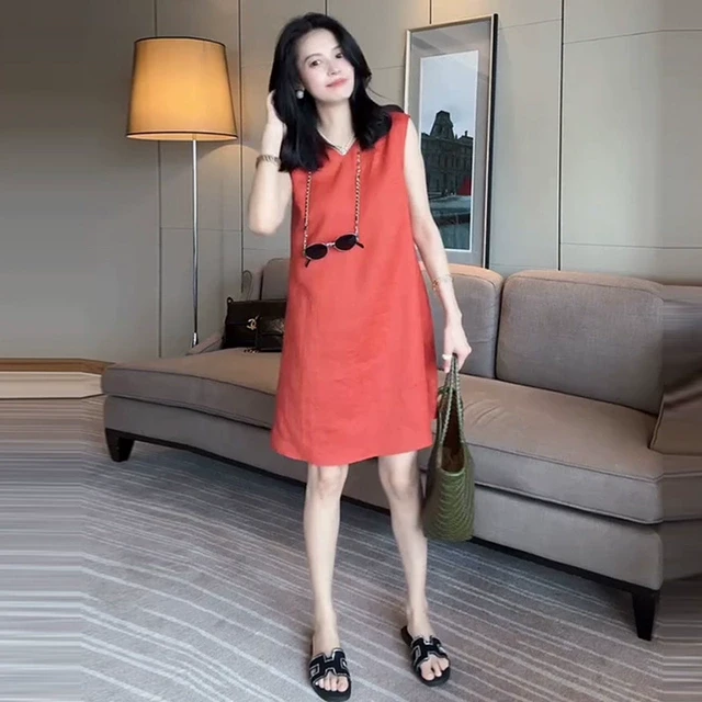 2025年网红爆款夏季新款简约纯色时髦韩版休闲气质遮肉无袖连衣裙