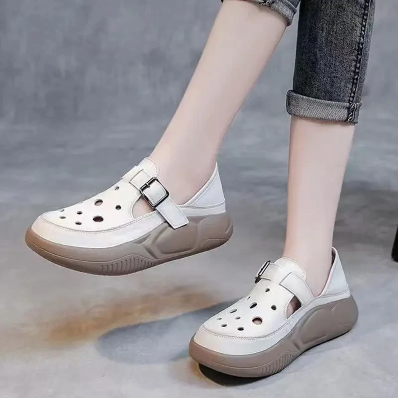 女款洞洞鞋休闲松糕跟罗马凉鞋软底复古纯色休闲风舒适单鞋防滑