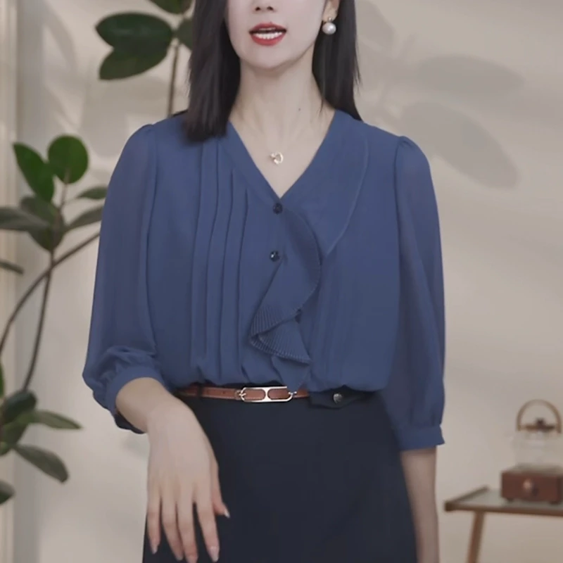 V领高级感衬衫女士2025夏季新款洋气减龄宽松休闲显瘦荷叶边上衣