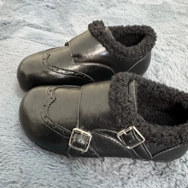 【H2】英伦风方头平底加绒小皮鞋女冬季新款时尚百搭保暖单鞋