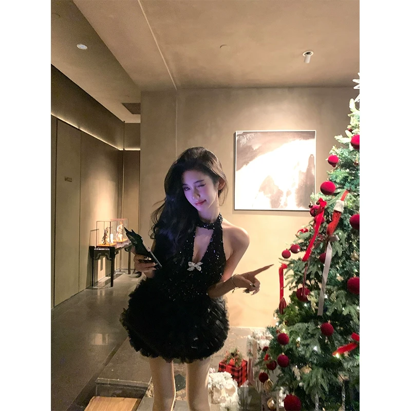 芭比姨【富家千金】高级感蝴蝶结别针深v领亮片连衣裙