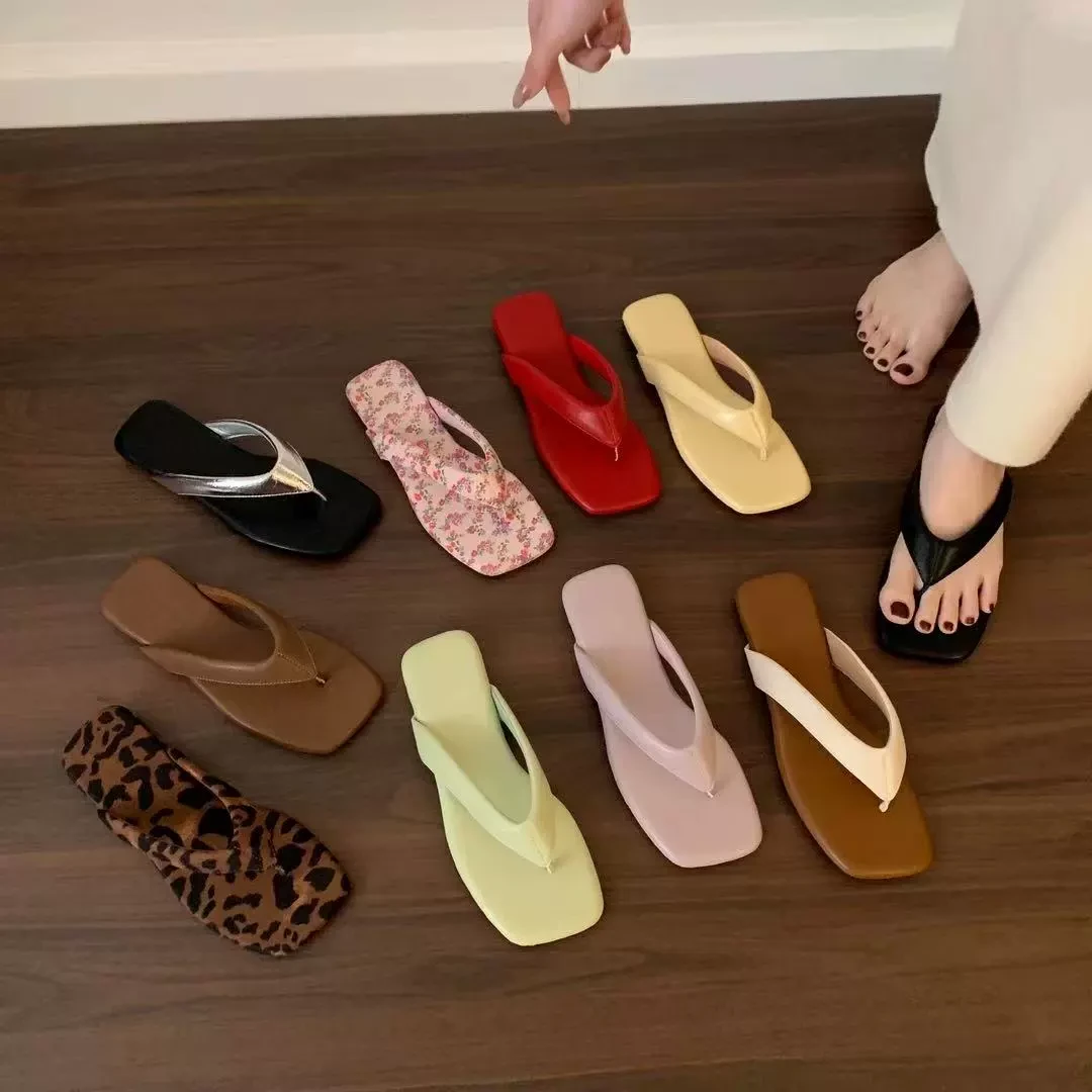 韩版方头简约平底夹趾人字拖鞋女2025新款夏外穿时尚百搭凉拖沙滩