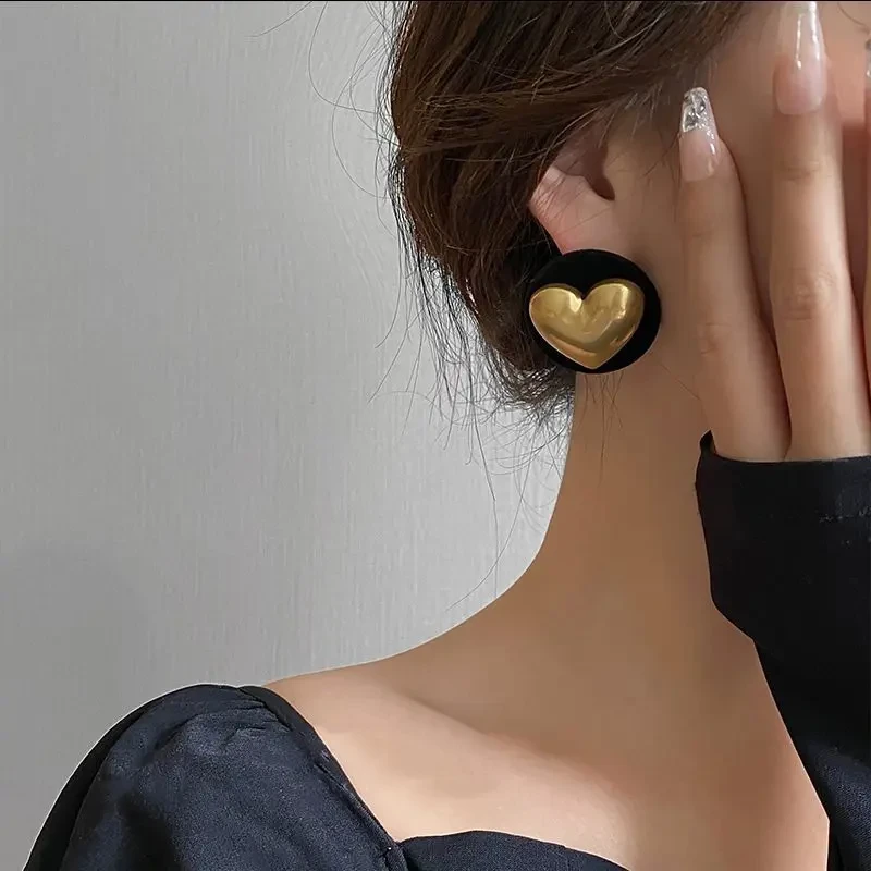 925银合成锆石耳饰 黑色植绒爱心耳环女小众高级925银针耳钉小香