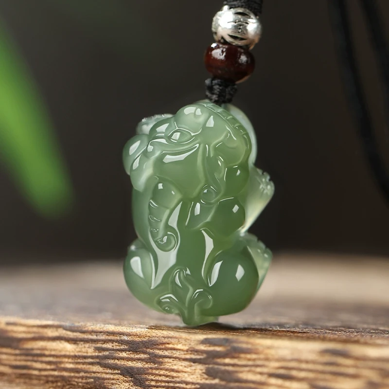 天然和田玉貔貅吊坠男款项链女天然玉石财源情侣霸王貔貅挂件玉坠