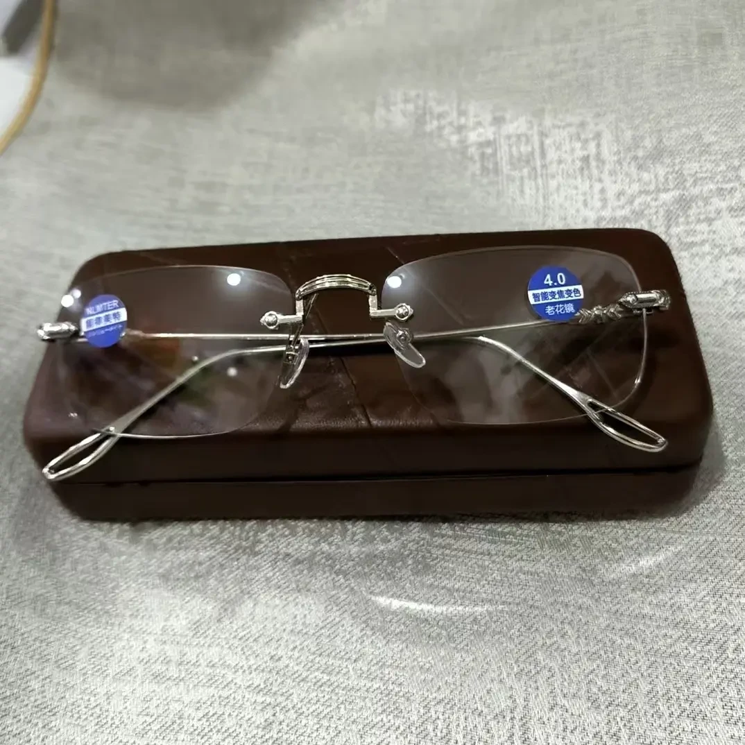 时尚智能变焦变色老花镜