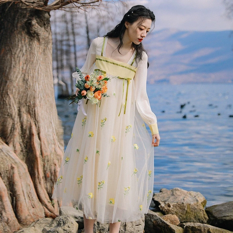 繁花蔓蔓  微笑向暖复古国风改良汉服裙早秋网纱刺绣仙气连衣裙C