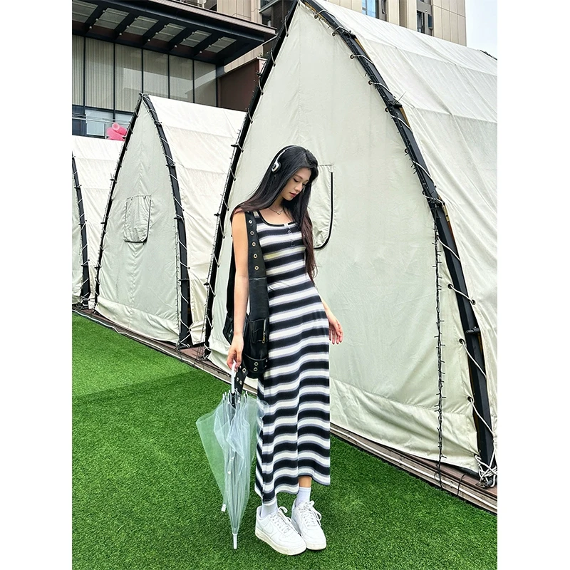 六指导 静奢时光 撞色条纹无袖背心裙夏修身收腰显瘦A字连衣裙女