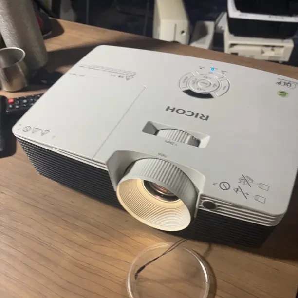 理光1080p投影仪 运费到付
