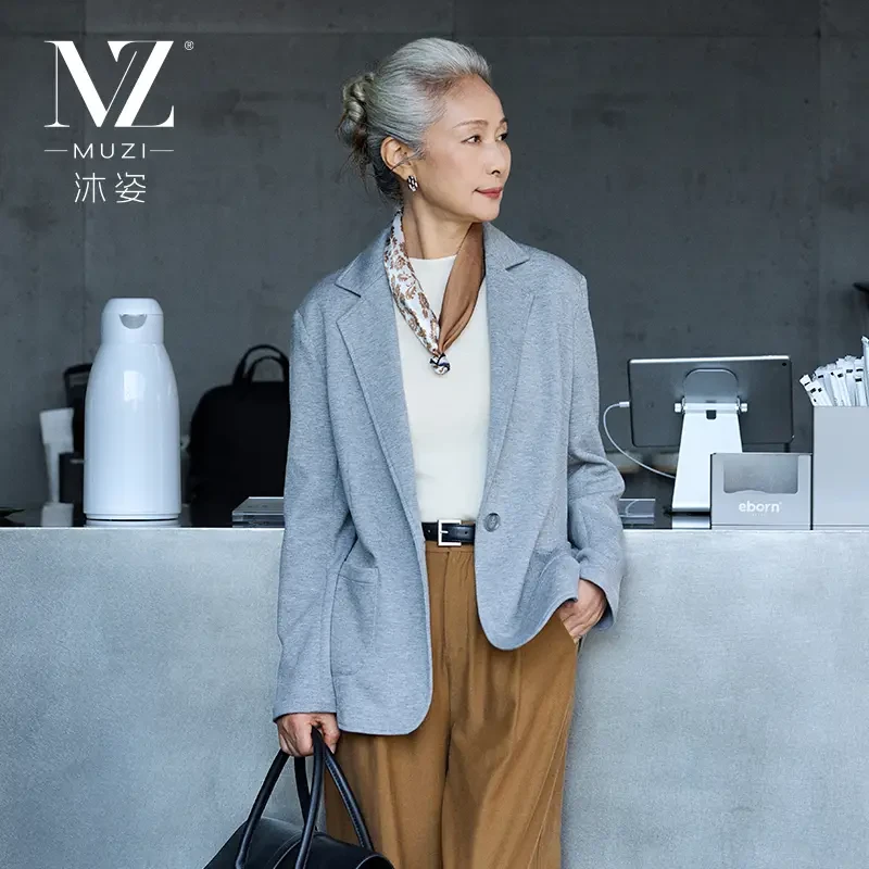 沐姿中年女装秋装纯色小西装妈妈时尚休闲西服上衣中老年春秋外套