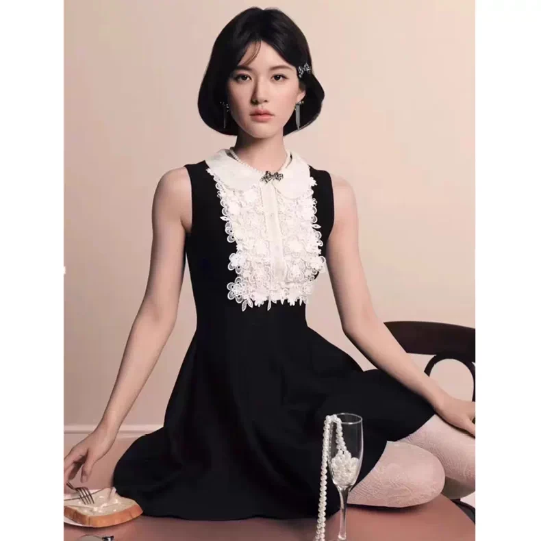赵露思明星同款蕾丝拼接小黑裙子2025春夏新款设计感小众连衣裙女