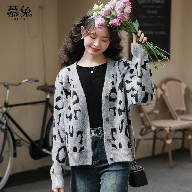 慕兔黑色圆领长袖针织衫女2024秋季新款内搭木耳边修身打底衫上衣