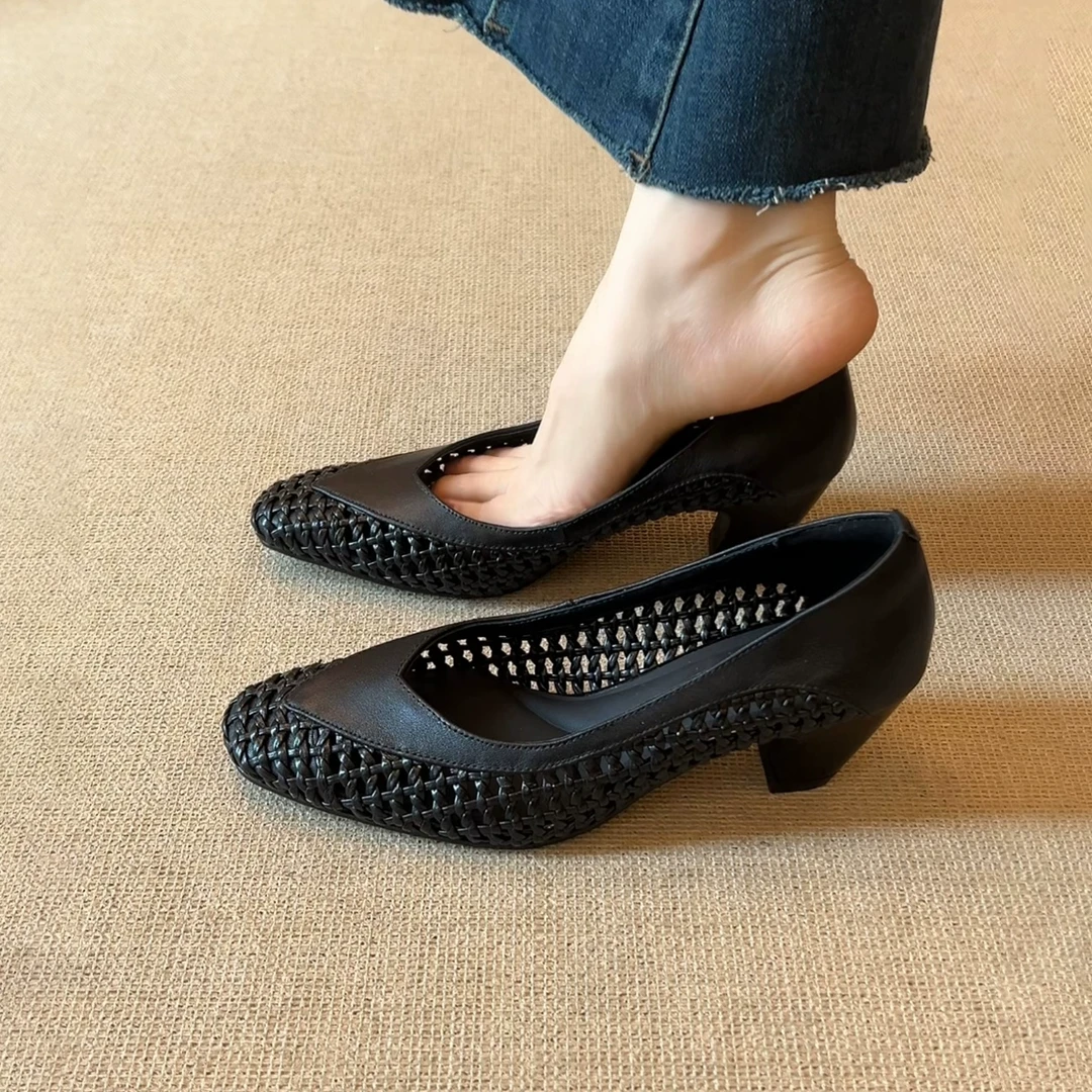 羊皮版~复古编织镂空气质浅口粗跟单鞋通勤透气圆头法式高跟鞋女
