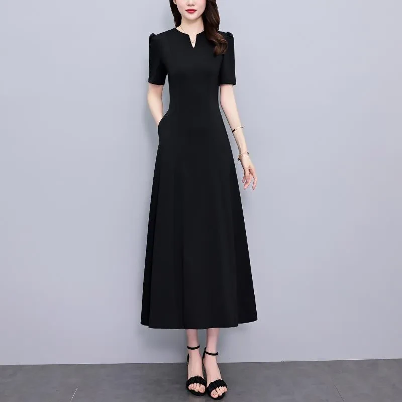 高档赫本风黑色连衣裙夏长款2025夏季新款大码收腰显瘦胖mm小黑裙