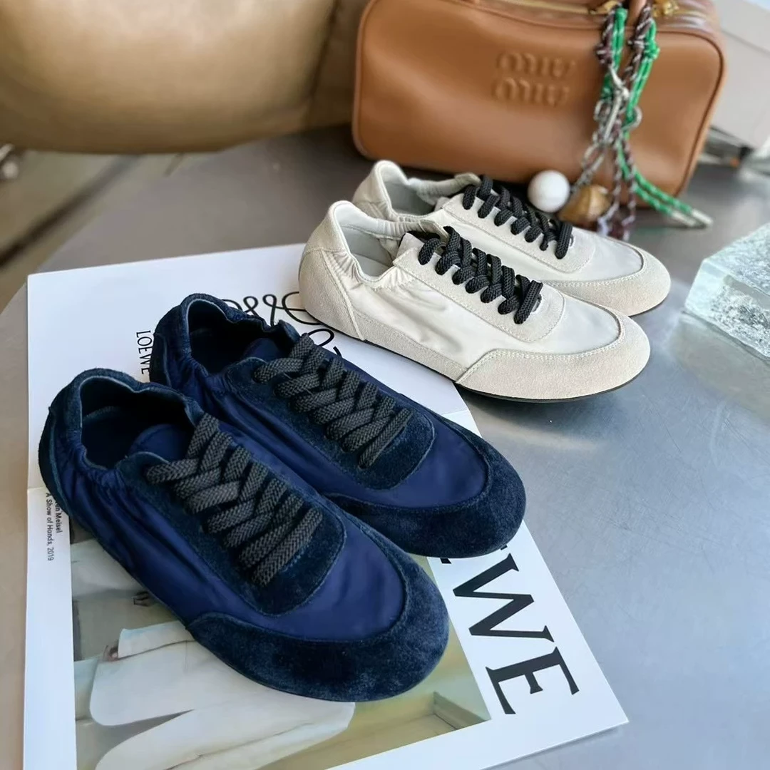 欧洲站2025年早春新款高端平底休闲德训鞋女拼色圆头系带芭蕾舞鞋