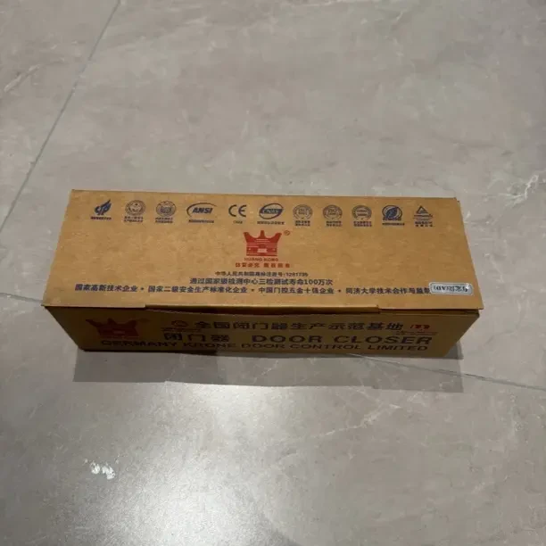 德国皇冠隐藏式闭门器