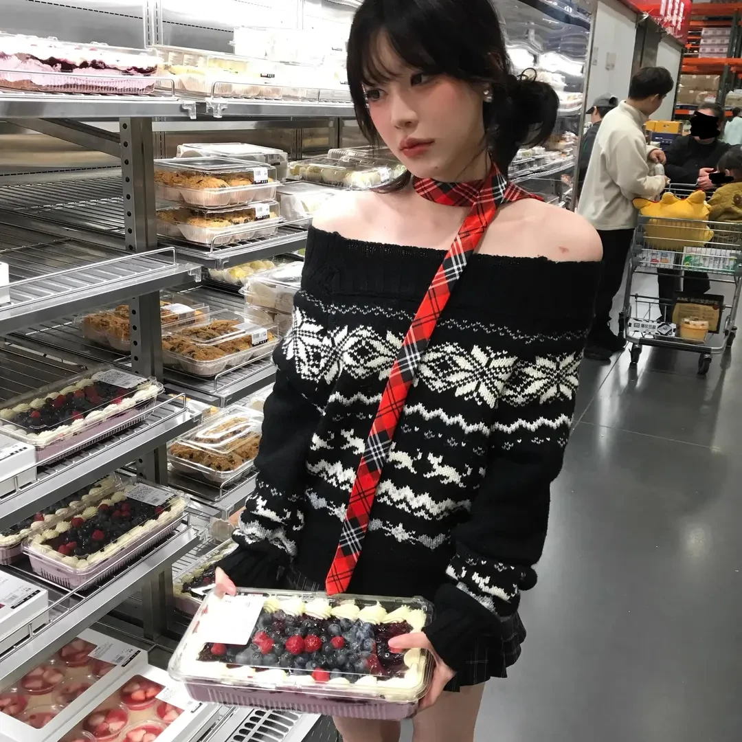 圣诞氛围感费尔岛一字肩黑色毛衣女秋冬复古高级感慵懒针织衫上衣