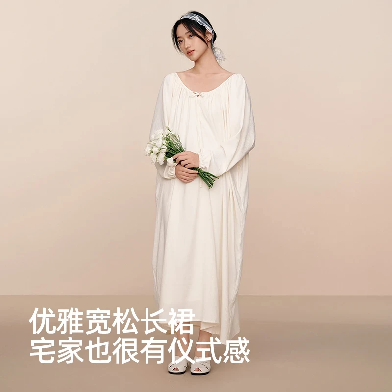 2025新款白色肌理棉感抽褶廓形法式新款优雅慵懒女士长袖睡裙