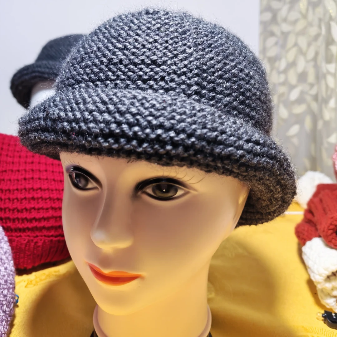 秋冬女士小卷边针织渔夫帽羊毛混纺保暖百搭，手工钩织，一物一拍