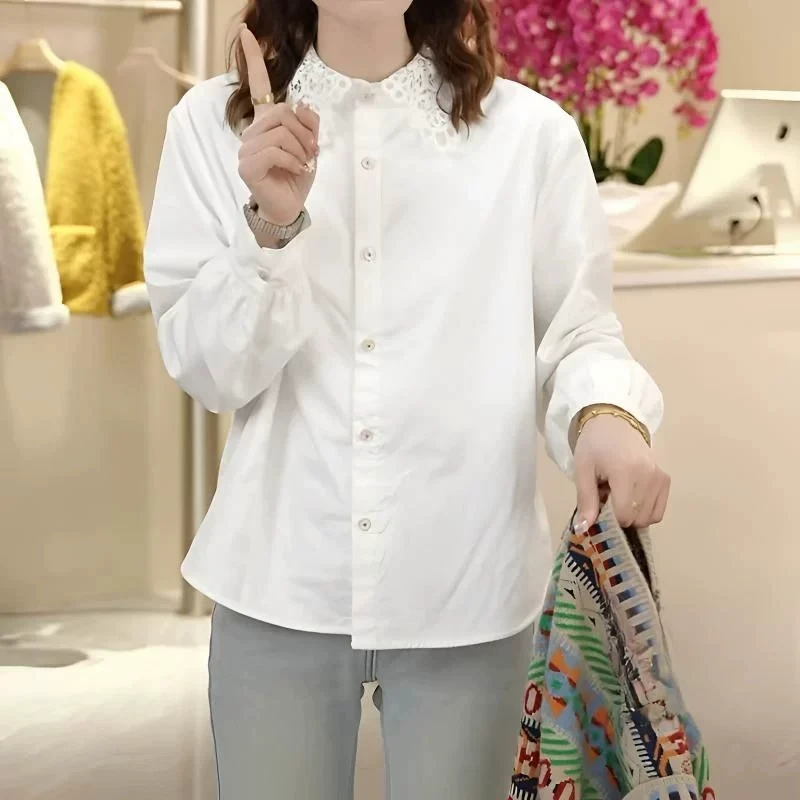 法式翻领衬衫女士2025早秋季新款宽松设计感蕾丝镂空拼接内搭上衣