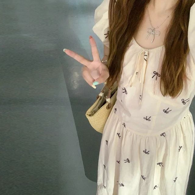 2025新款茶歇法式泡泡袖连衣裙子女装夏季设计感收腰气质碎花长裙