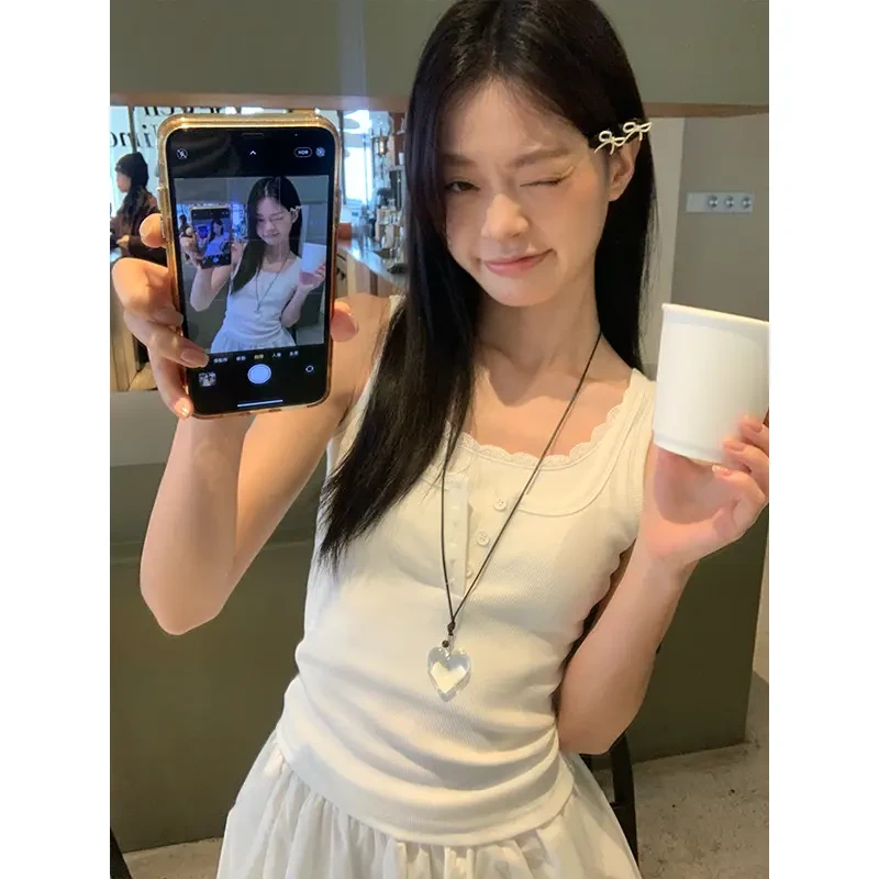 蕾丝边拼接纽扣吊带背心女2025夏季新款假两件短款甜辣妹无袖上衣