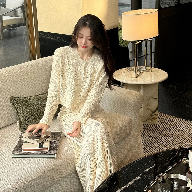 【现货】【奥法庄园】法式温柔风镂空钩花针织开衫半裙时尚套装