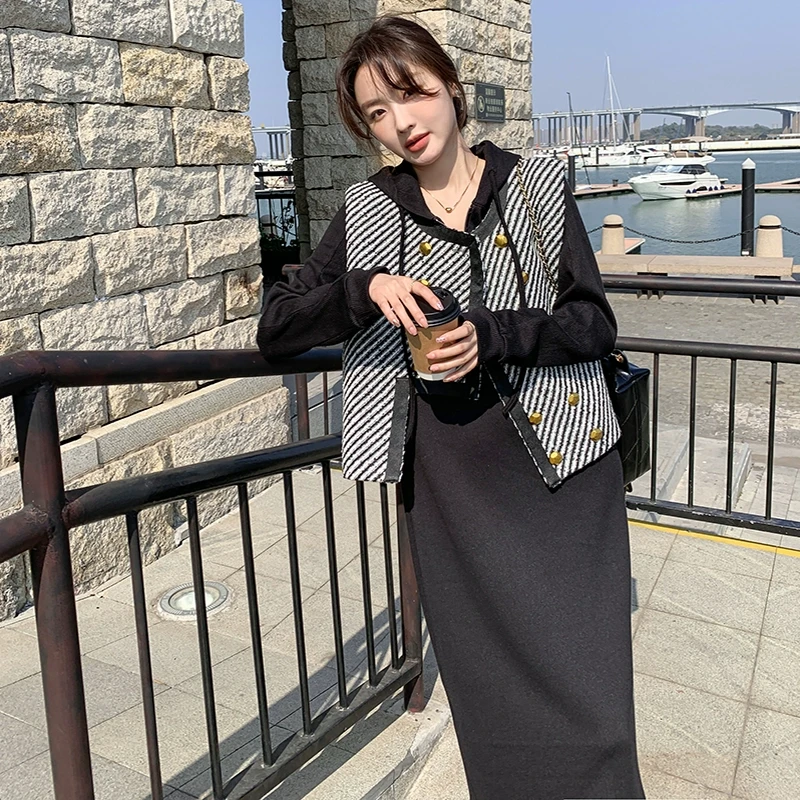 黑色长袖卫衣连衣裙女春2025新款气质小香风马甲赫本风长裙两件套