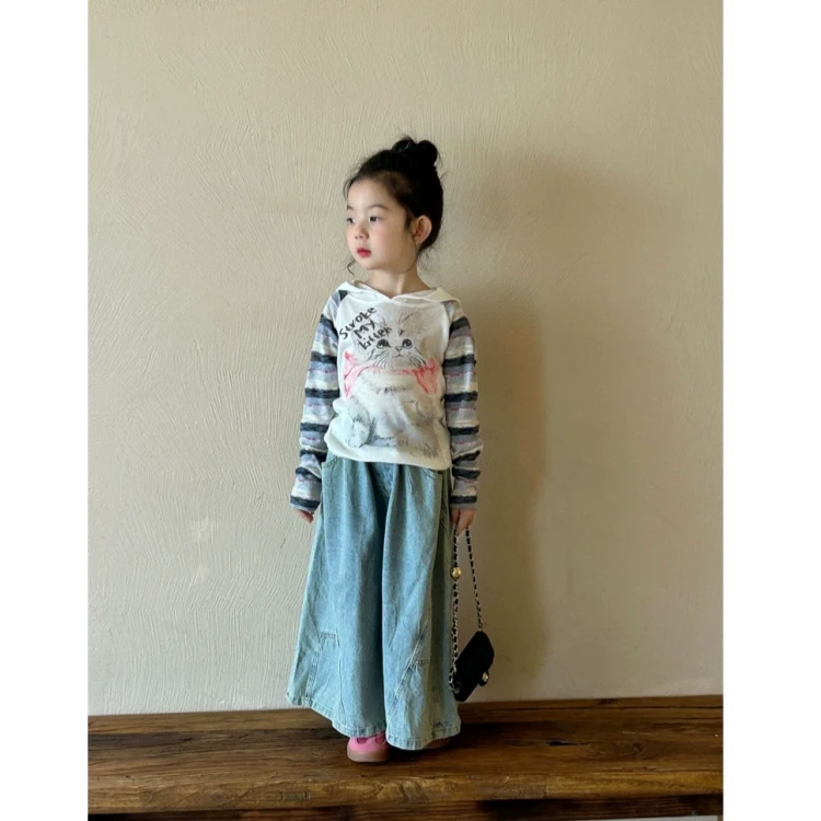 淘昂古女童2025春装撞色插肩袖卡通印花连帽T恤+褶皱牛仔阔腿裤