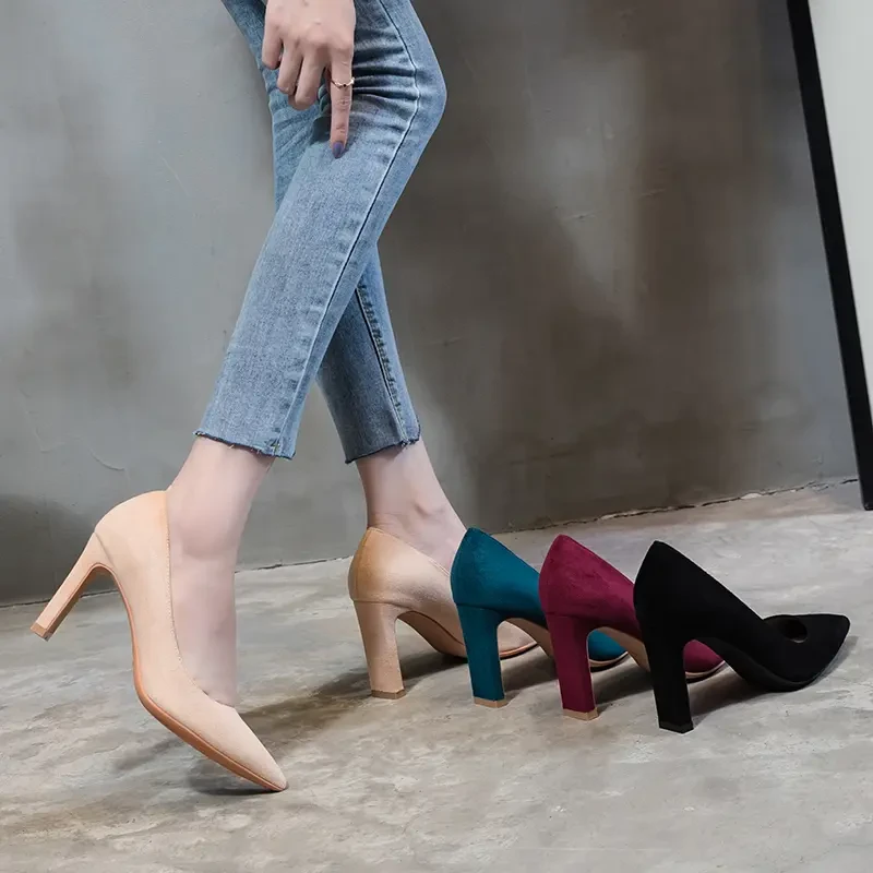 2025秋冬春秋新款绒面时尚百搭高跟鞋女细跟尖头法式少女小粗跟
