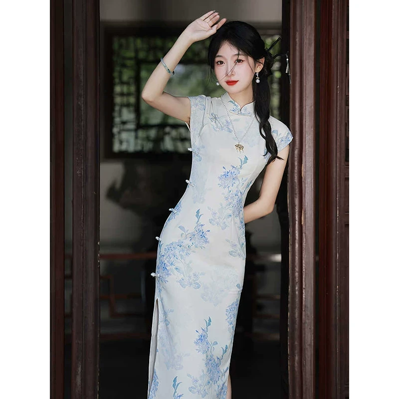 旗袍2025新款夏季新中式日常可穿清冷感白色改良年轻款少女青花瓷