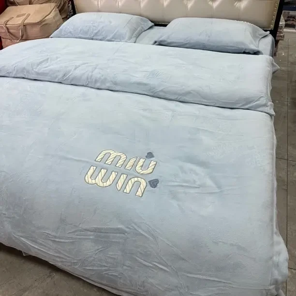 满满爱家纺 高货牛奶绒床单款四件套不跑被不静电不跑床单