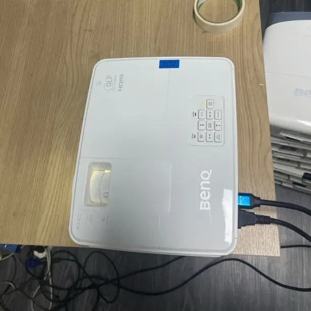 9新 二手 明基投影仪 运费自理