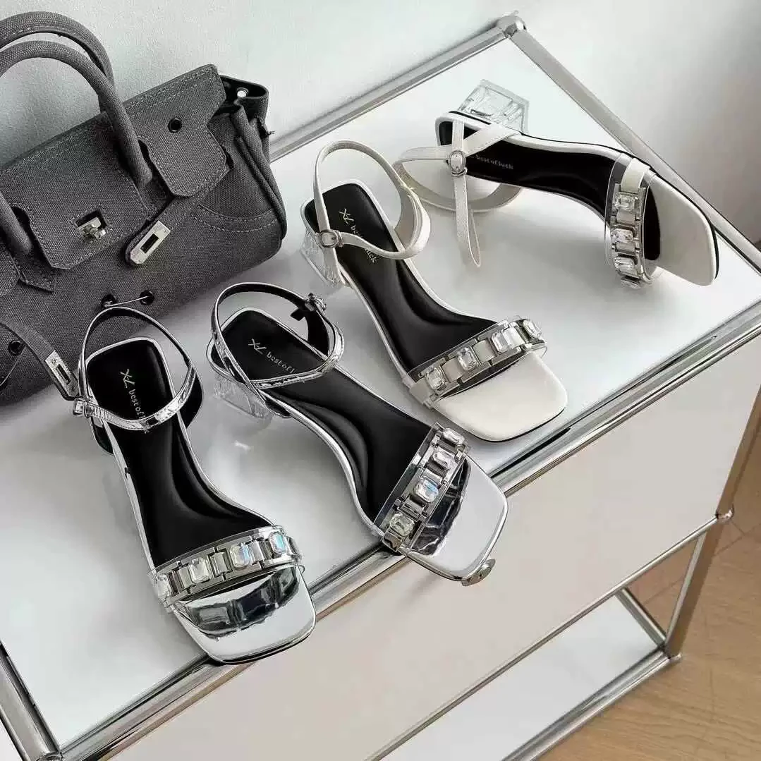 希希家水晶跟舒适水钻凉鞋女仙女风新款夏季百搭一字扣带粗跟210