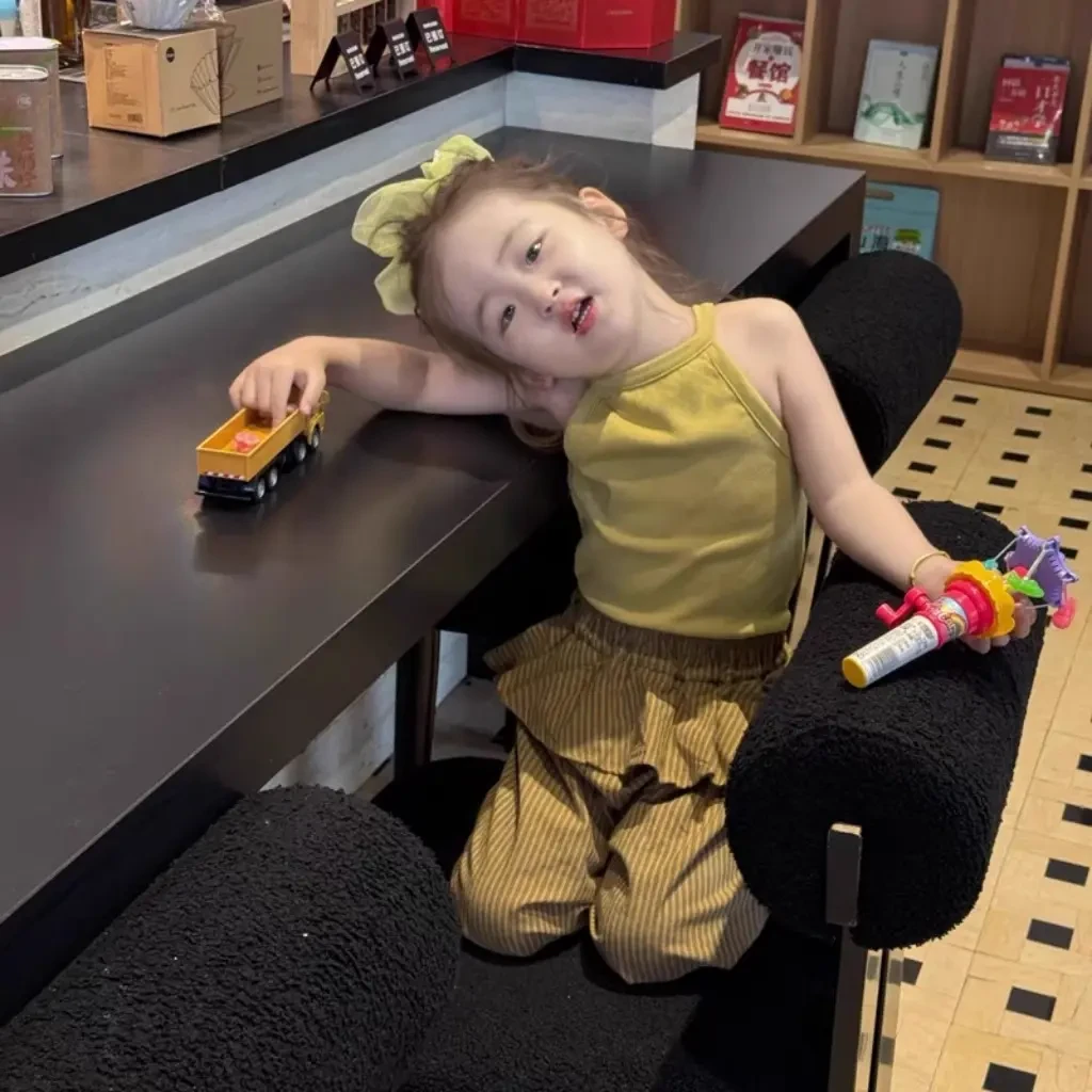 2025夏季女童挂脖背心条纹裤套装女宝宝纯色上衣屁帘直筒裤两件套