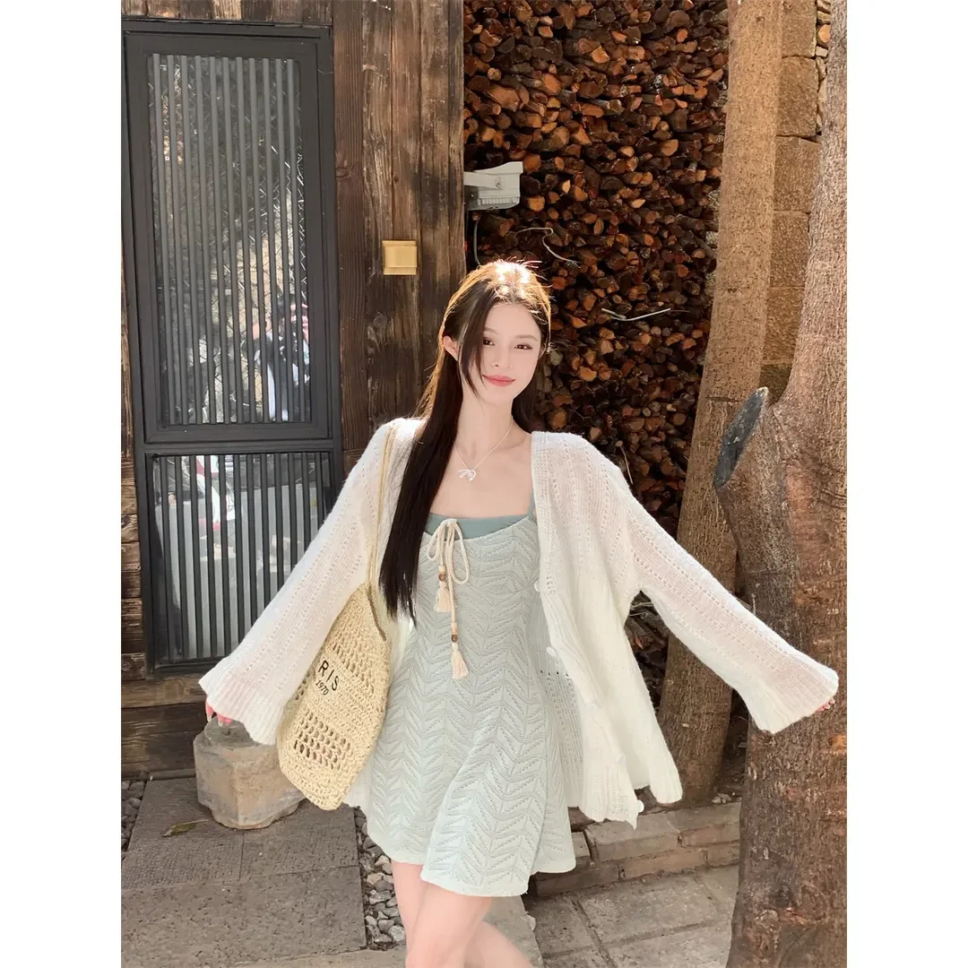 大码胖mm春日温柔甜美显瘦暗纹串珠连衣裙白色开衫两件套