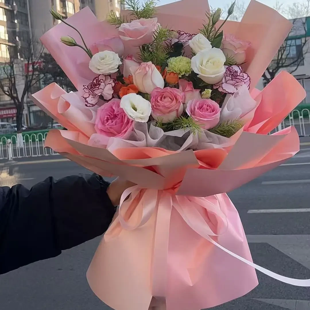 粉玫瑰百合混搭鲜花花束生日送女友闺蜜同城花店速递配送