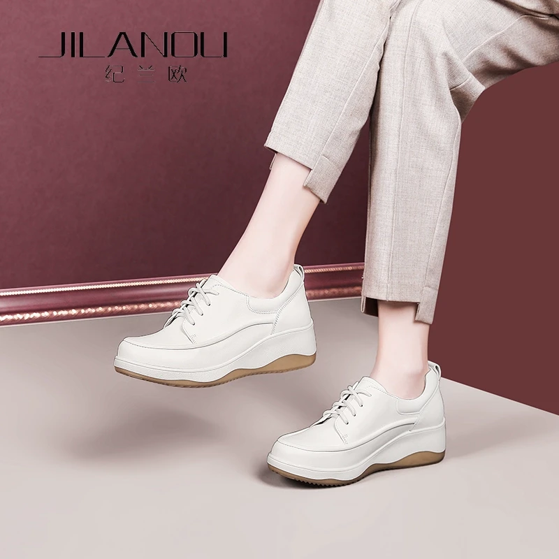 厚底真皮休闲鞋女春季2025新款妈妈单鞋防滑软底坡跟平底中年女鞋
